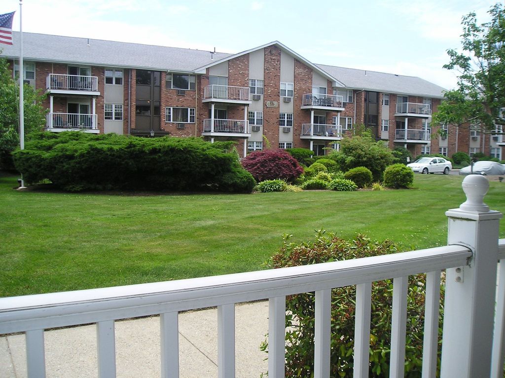 Stonegate Condominiums